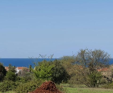 Building land with sea view in Porec area, 900m from the sea 