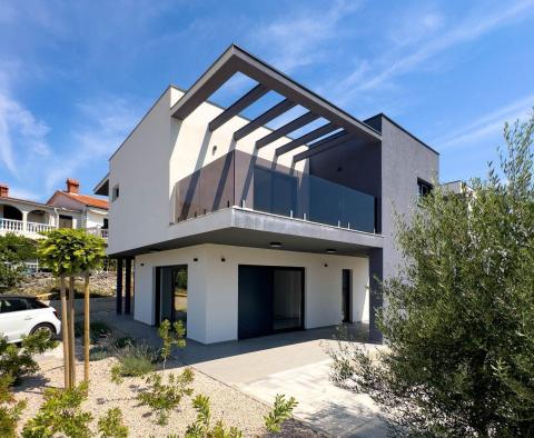 Villa de luxe moderne avec piscine et vue mer, ville de Krk 