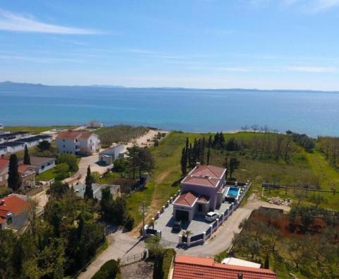 Incroyable villa neuve à Privlaka à 100 mètres de la mer 