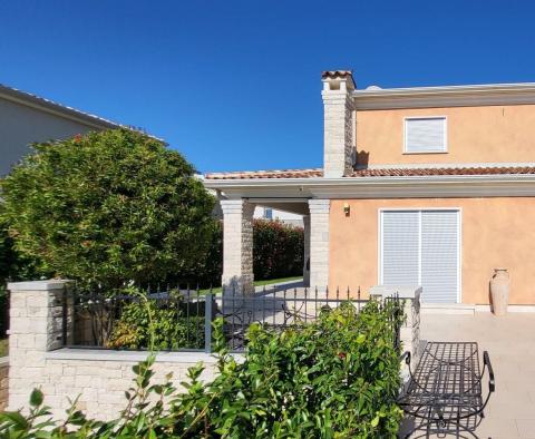 Maison à Novigrad, à 250 m de la mer, à vendre 