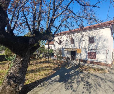 Old stone house with garden in Malinska, Krk Island, for sale 