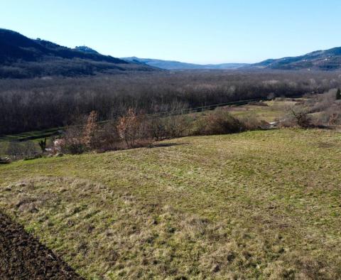 Stavební pozemek 1970 m2 s výhledem na Motovun, nebo prodej 