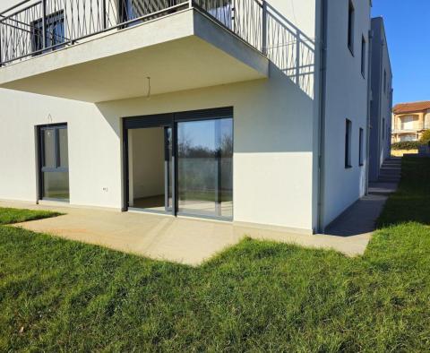 New apartment on the ground floor in Porec, with 3 bedrooms, for sale 