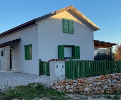 Bâtiment neuf indépendant dans un village calme près d'Umag 