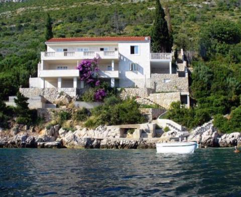 Beautiful 1st line villa on Dubrovnik riviera, for sale 