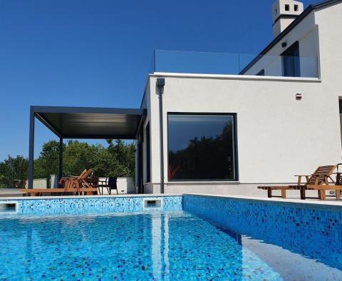 Villa de qualité supérieure avec piscine à Kostrena, avec une vue imprenable sur la mer, à vendre 