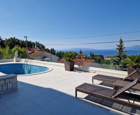 Grand villa with swimming pool in Rijeka, for sale 