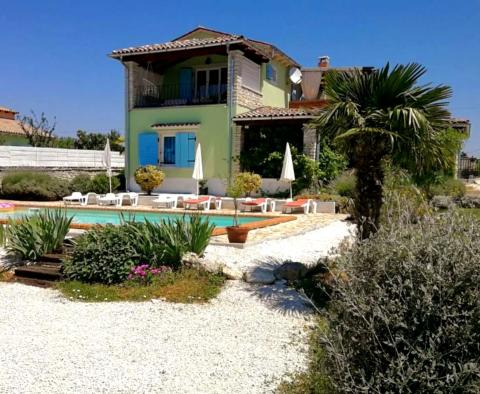 Comfortable house with swimming pool in Svetvincenat, for sale 