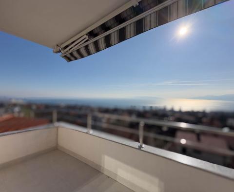 Apartment with 2 bedrooms and with panoramic sea view in Zamet, Rijeka 