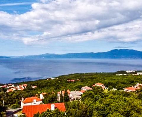 Terrain urbain à Dujmići, Kostrena, avec vue panoramique sur la mer, à vendre 