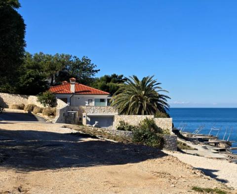 Villa en bord de mer dans la région d'Umag, à vendre 