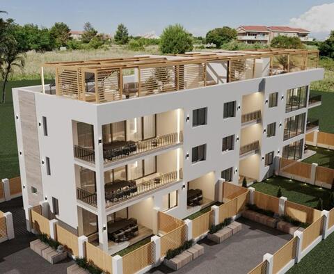 Appartement neuf de haute qualité sur la première ligne de construction vers la mer à Nin, à vendre 