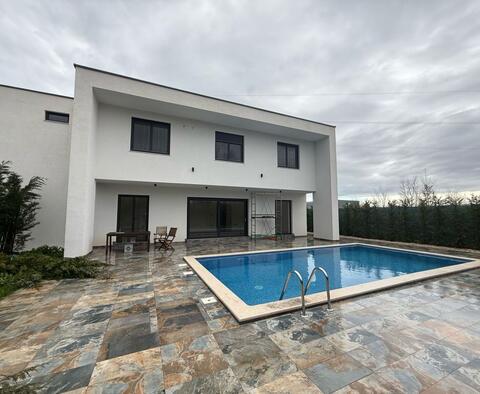 New modern villa in Rovinj, for sale 