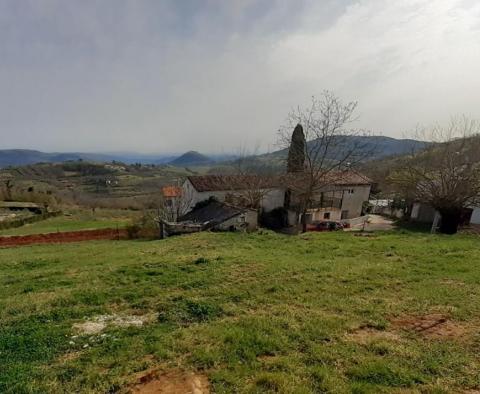 Haus zur Anpassung in Karojba mit Blick auf Motovun 