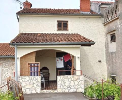 House with sea view and garage in Porec area, in Fuskulin 