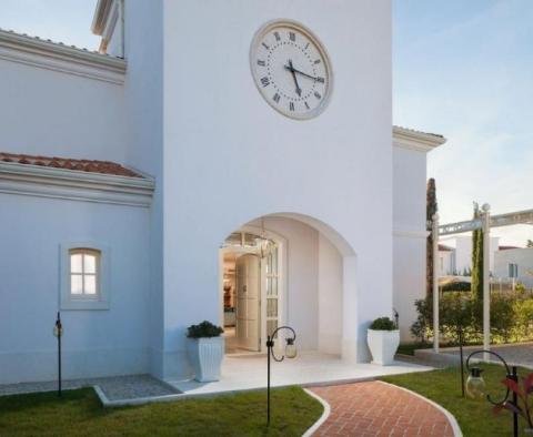 Villa magique au confort féerique avec vue sur la mer dans la périphérie de Porec, à seulement 700 mètres de la mer 