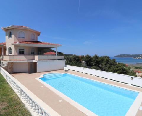 Fantastische Luxusvilla mit Meerblick auf der Insel Rab in Supetarska Draga 