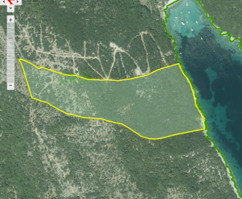 Agricultural land plot of waterfront location on Cres island 