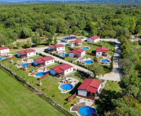 Complex of mobile homes with swimming pools in Tinjan, on 8.000m2 