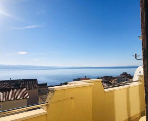 Villa à vendre sur la riviera d'Omis avec 21 chambres/appartements 