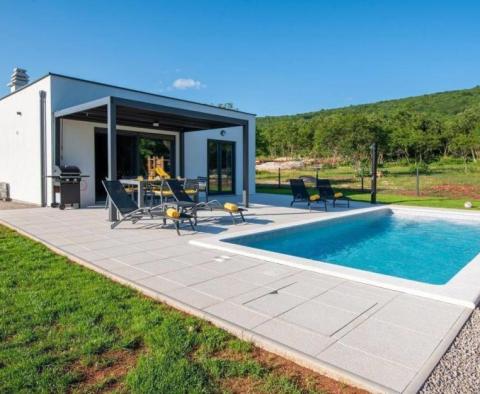 Villa en construction à vendre dans la région de Labin, à 3 km de la mer 