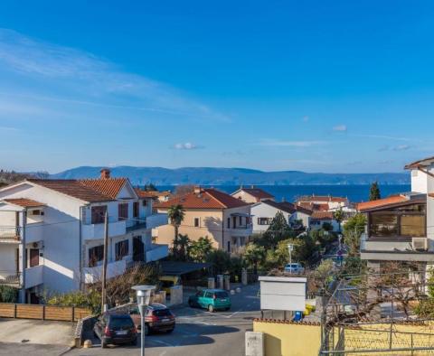 Panzió panorámás kilátással és étteremmel Njivice városában, Omišaljban, mindössze 100 méterre a tengertől 