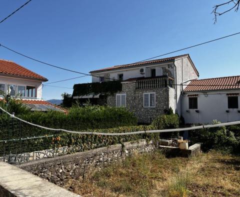 House in Šilo, Dobrinj, 1,5 km from the sea, with wonderful sea views! 