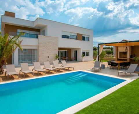 Luxury modern villa with swimming pool in Mandre on Pag 