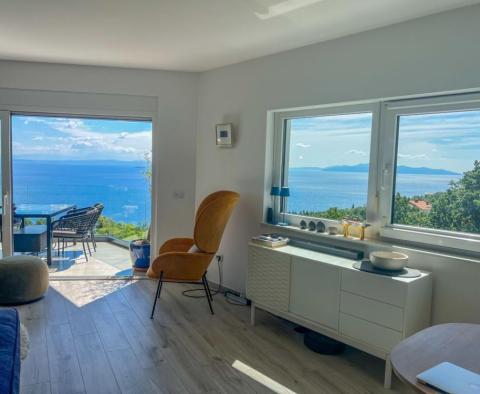 Penthouse oberhalb des Zentrums von Opatija mit Garage, Panoramablick auf das Meer 