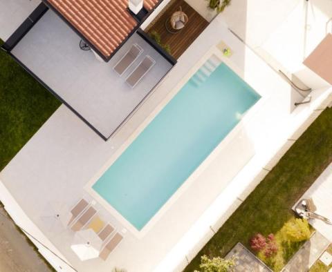 Modern villa with swimming pool in Rovinj area, 6 km from the sea 