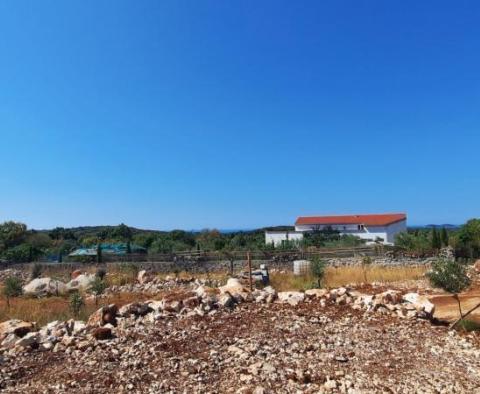 Ruin on agro land of 3296 sqm in Rovinj area 