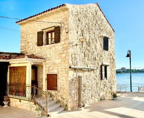 Unique stone house on the 1st line to the sea in Umag 