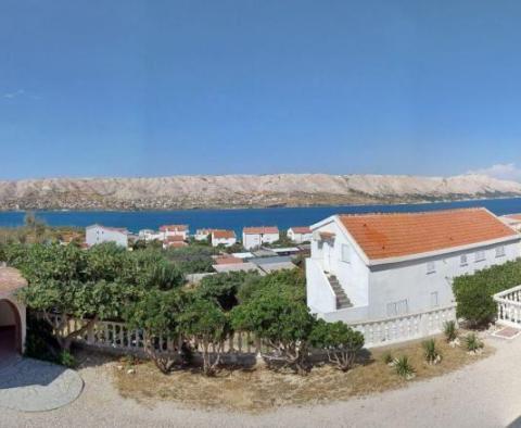 Apart-house with 7 apartments 200 meters from the sea on Pag 