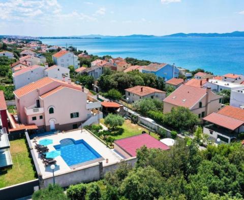 Nádherná turistická nemovitost s 5 apartmány v Kozino, Zadar 