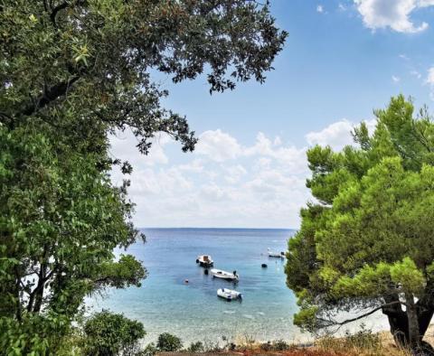 Terrain sur l'île de Cres à 90 mètres de la mer 