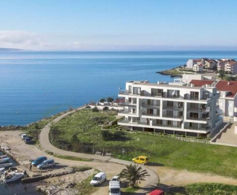 Appartement de luxe dans une nouvelle résidence à Pag, au 1er rang de la mer 