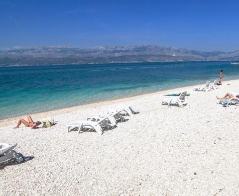 Terrain constructible à 80m de la mer à Supetar, île de Brac 