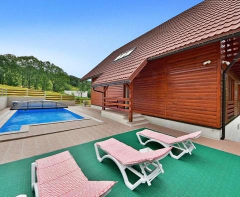 Villa avec piscine, sauna et jardin dans un endroit attrayant à Begovo Razdolje 