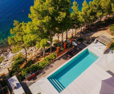 Wonderful 1st line villa under construction on Korcula, with mooring possibility 