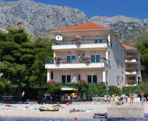 Excellent hotel on Makarska riviera for sale right by the beach! 