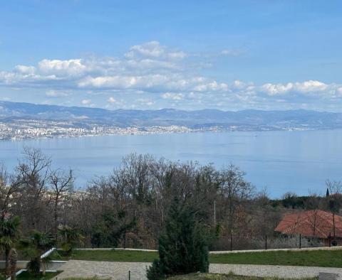 Terrain à Oprić, Opatija avec une vue fantastique sur la mer et permis de construire valide ! 