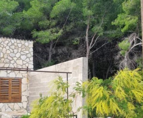 Haus in attraktiver Lage 70 m vom Meer und Strand entfernt, Meerblick auf der Insel Vis 