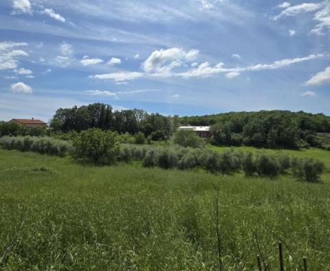 Olcsó városi terület mindössze 6 km-re Rovinjtól 