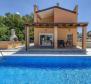 Villa with pool in Tinjan - pic 2