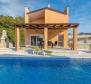 Villa with pool in Tinjan - pic 35