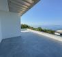 Exklusive Maisonette-Villa mit Pool und Garage und Panoramablick auf das Meer in Kostrena - foto 13