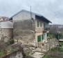 Freistehende alte italienische Villa aus dem Jahr 1912 mit Meerblick und 2.383 m2 Garten in Rijeka, zu verkaufen - foto 3