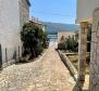 Maison au 1er rang de la mer sur l'île de Cres, à vendre - pic 2