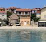 Maison au 1er rang de la mer sur l'île de Cres, à vendre - pic 3