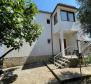 Maison au 1er rang de la mer sur l'île de Cres, à vendre - pic 8